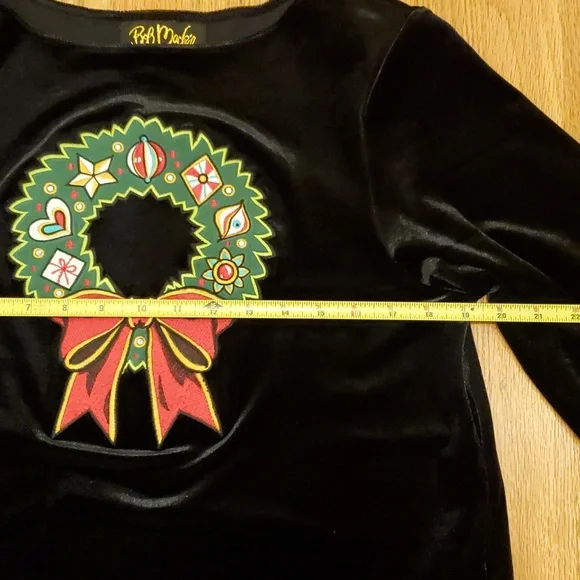 Bob Mackie Christmas Holiday Top - Picture 7 of 10